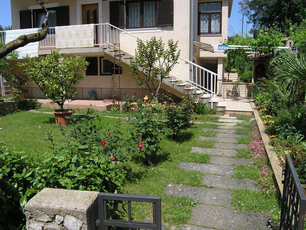 Apartments Ines Krk Town Buitenkant foto
