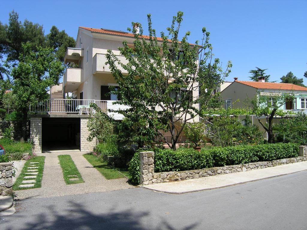 Apartments Ines Krk Town Buitenkant foto