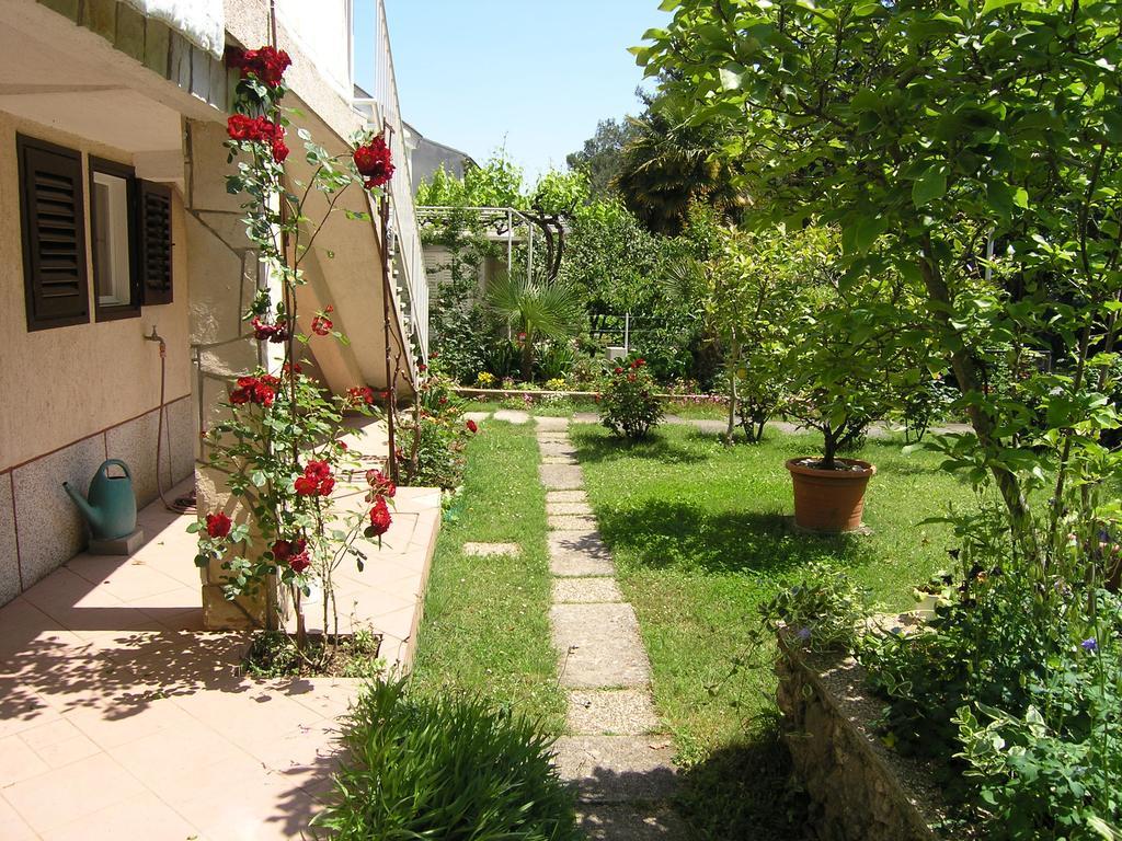 Apartments Ines Krk Town Buitenkant foto
