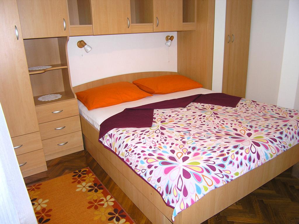 Apartments Ines Krk Town Buitenkant foto
