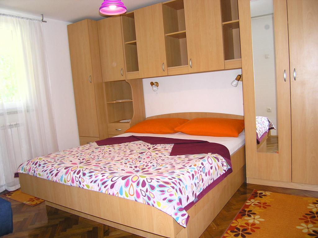 Apartments Ines Krk Town Buitenkant foto