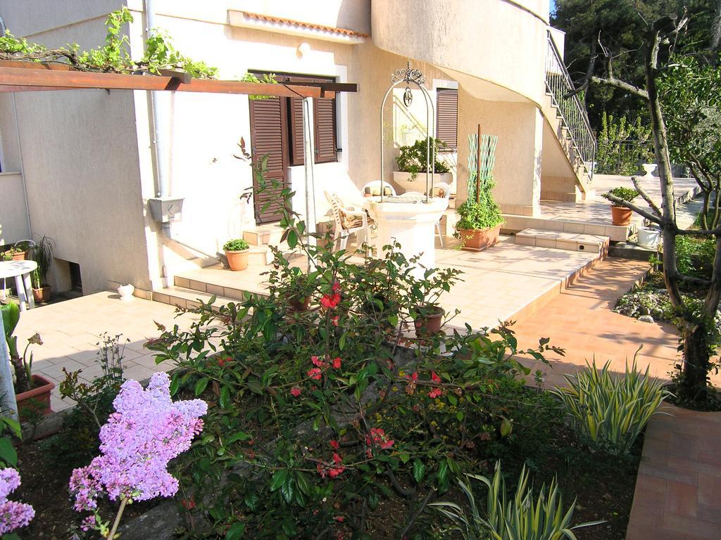 Apartments Ines Krk Town Buitenkant foto