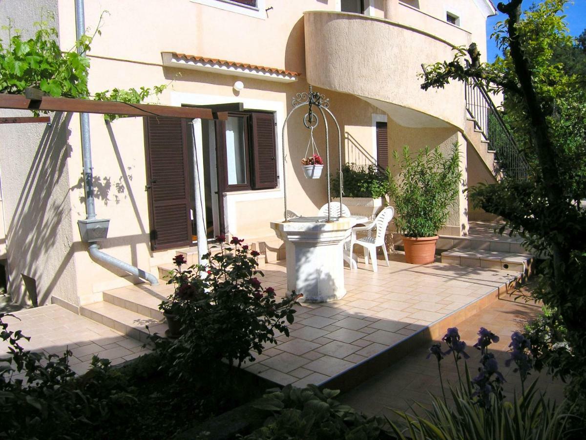 Apartments Ines Krk Town Buitenkant foto